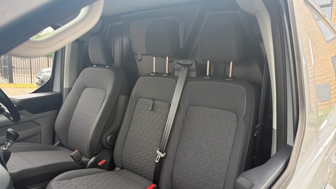 Ford Transit Custom 320 L1 Diesel Fwd 2.0 EcoBlue 136ps H1 Van Limited - Image 35